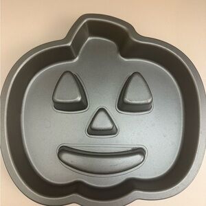 Halloween cake pan